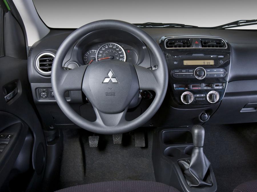  Mitsubishi Mirage 2013 года  (US) (фото 2 из 30)